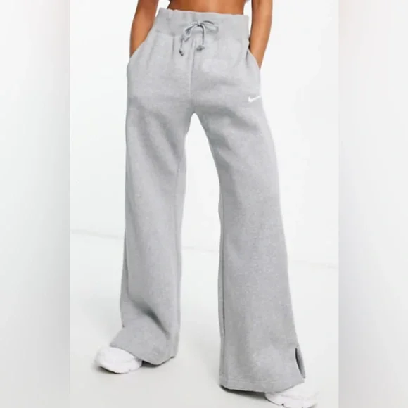 Nike Sportswear Phoenix
Fleece High-Waisted
Wide-Leg Sweatpants - Picture 3 of 14